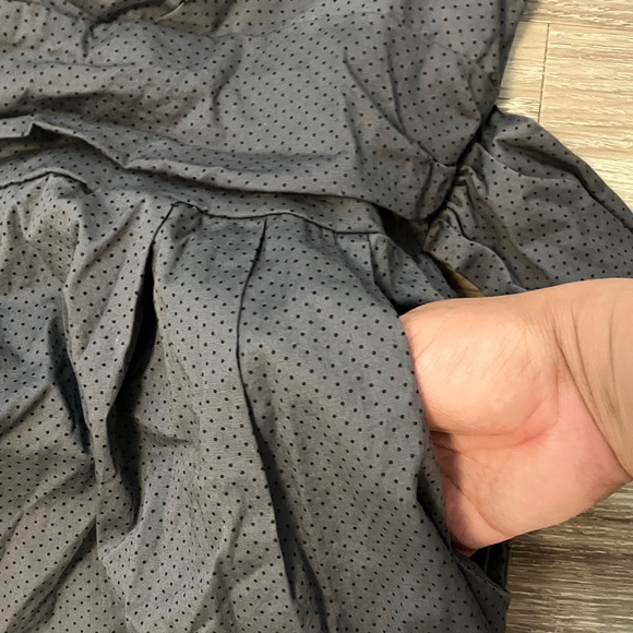 Elegant Black Strapless Dress - Picture 2 of 4